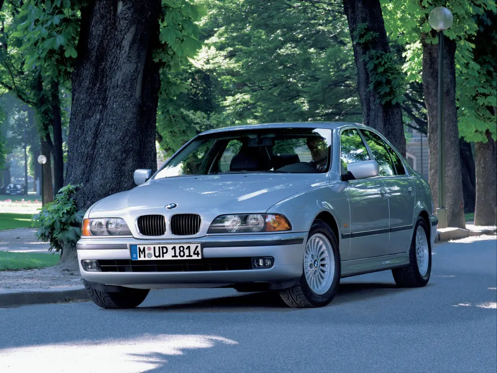 BMW 5-Series (E39) 4 поколение, седан (09.1995 - 08.2000)